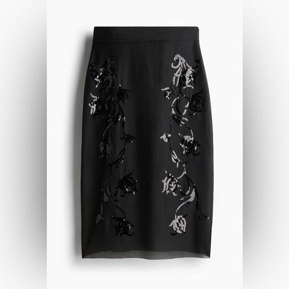 H&M Dresses & Skirts - H&M black embellished sequin floral design mesh organza lined midi skirt